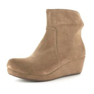 Chocolat Blu Yarden Wedge in Taupe Suede Bootie Boots Size 6.5